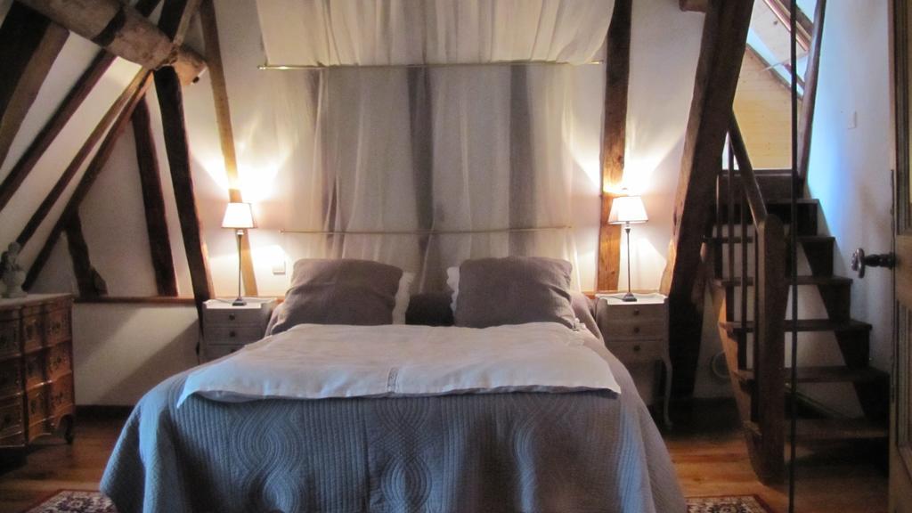 Chateau Porthos Tranquillite Des Pyrenees Lanne-en-Baretous Ruang foto